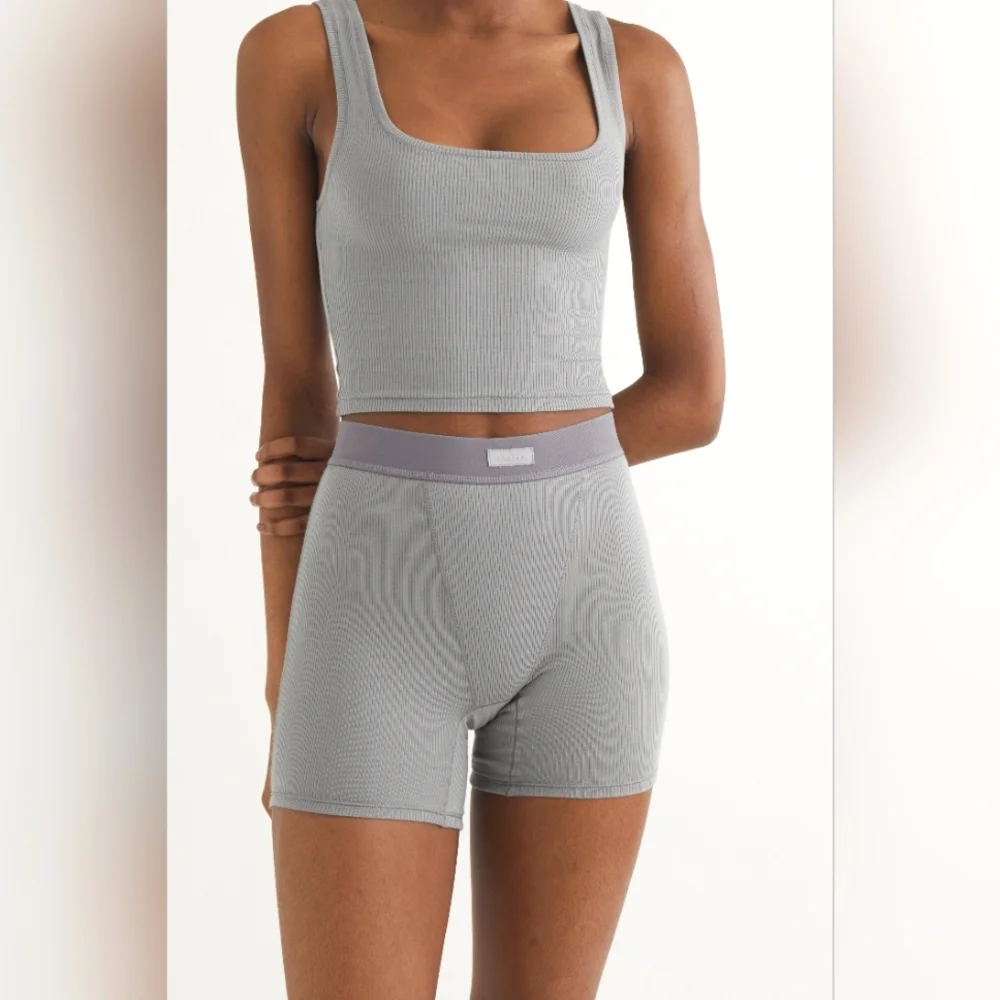 SKIMS Cotton Ribbed Boxer Shorts Pacific Gray - Picture 3 of 6